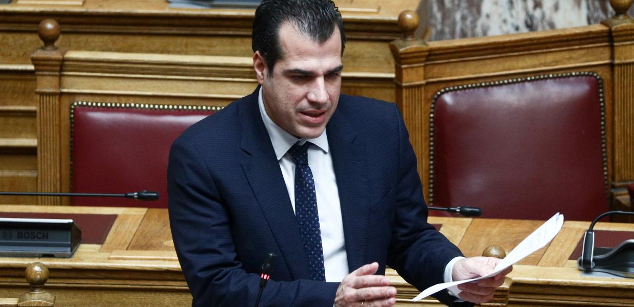 Ο Θάνος Πλεύρης στη Βουλή