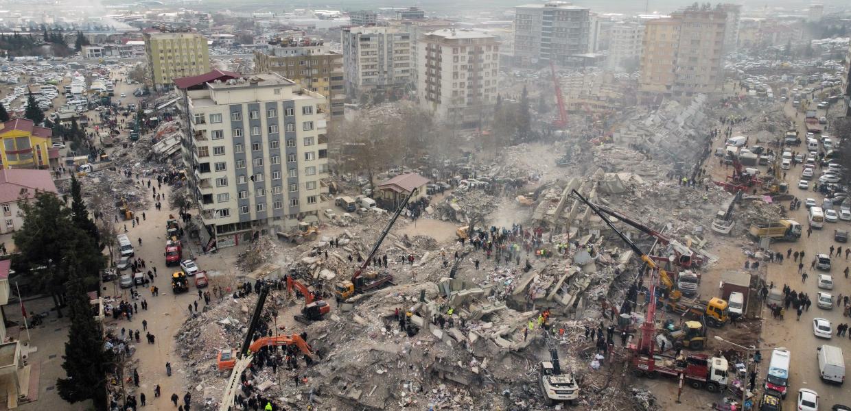 Κατεστραμμένα κτίρια από τον σεισμό στην Τουρκία
