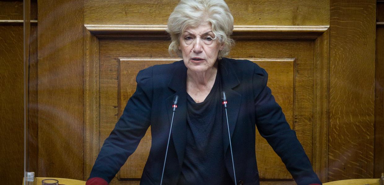 Η Σία Αναγνωστοπούλου στην Βουλή