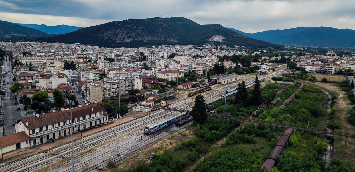 Ράγες στον σιδηρόδρομο