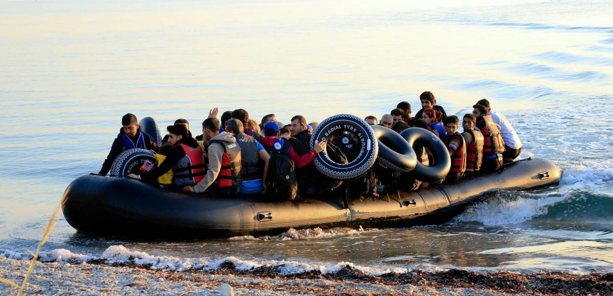 Βάρκα με πρόσφυγες