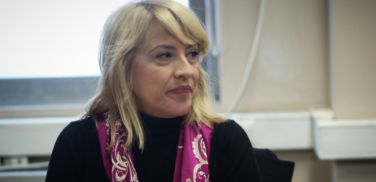 Η Ρένα Δούρου