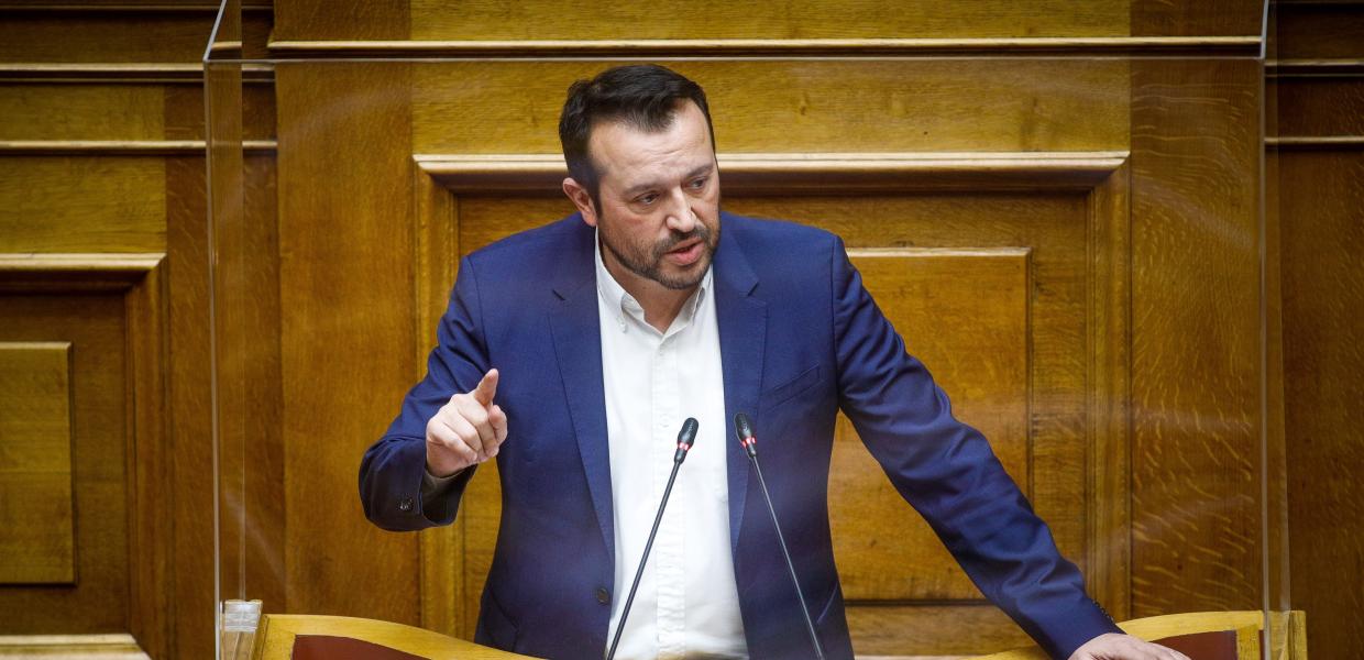 Ο Νίκος Παππάς στο βήμα της Βουλής