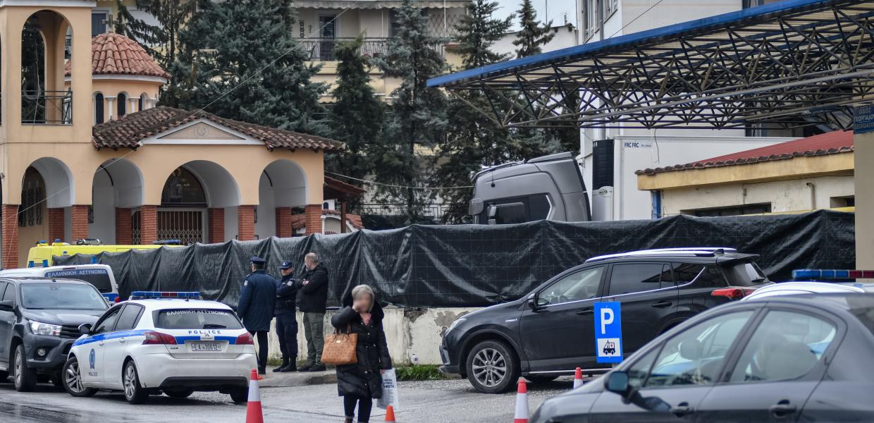 Μαύρα καλύμματα στο νοσοκομείο Λάρισας