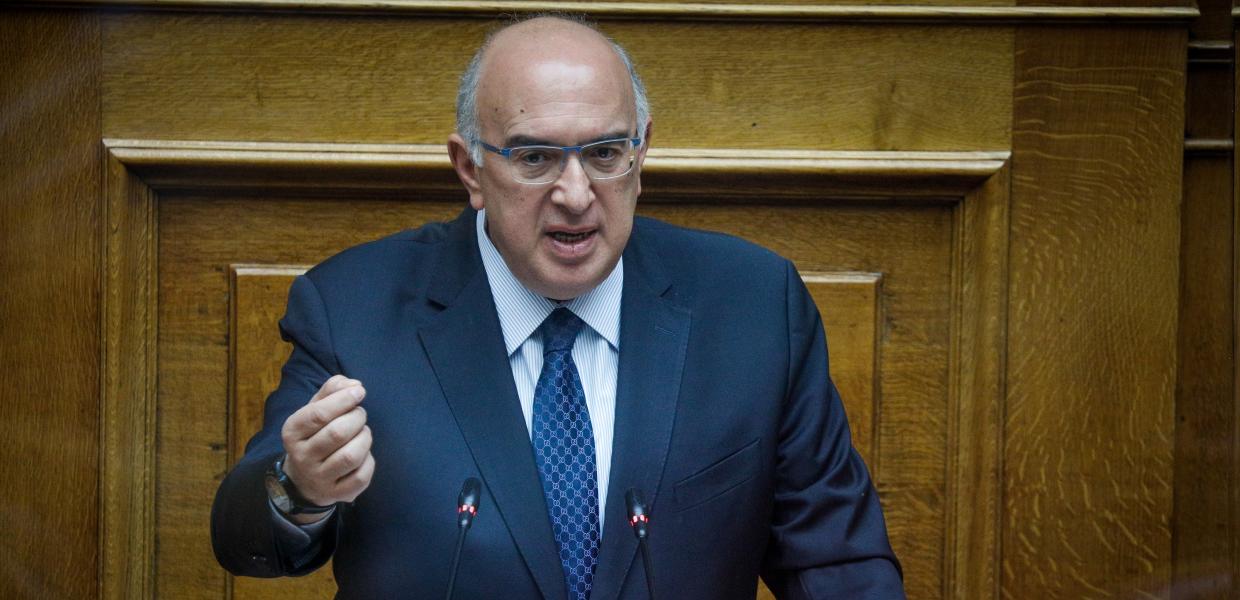Ο Μιχαήλ Παπαδόπουλος στην Βουλή