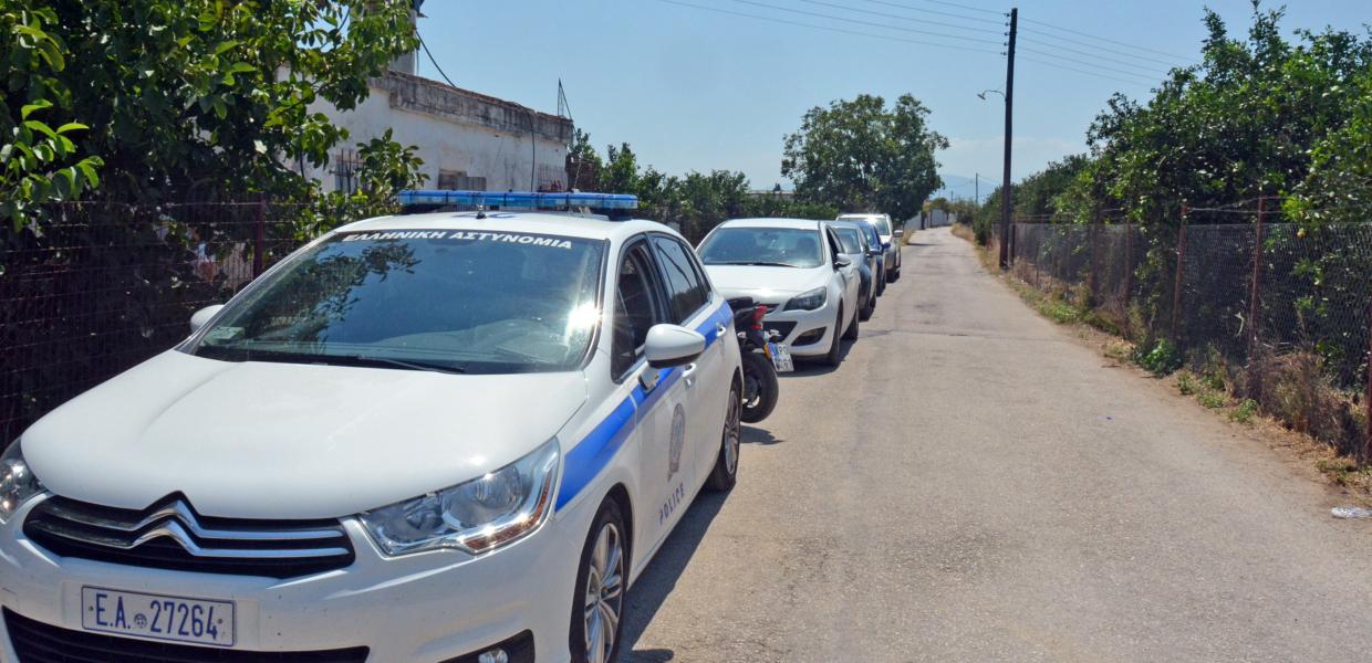 Περιπολικό της αστυνομίας σε επαρχιακό δρόμο