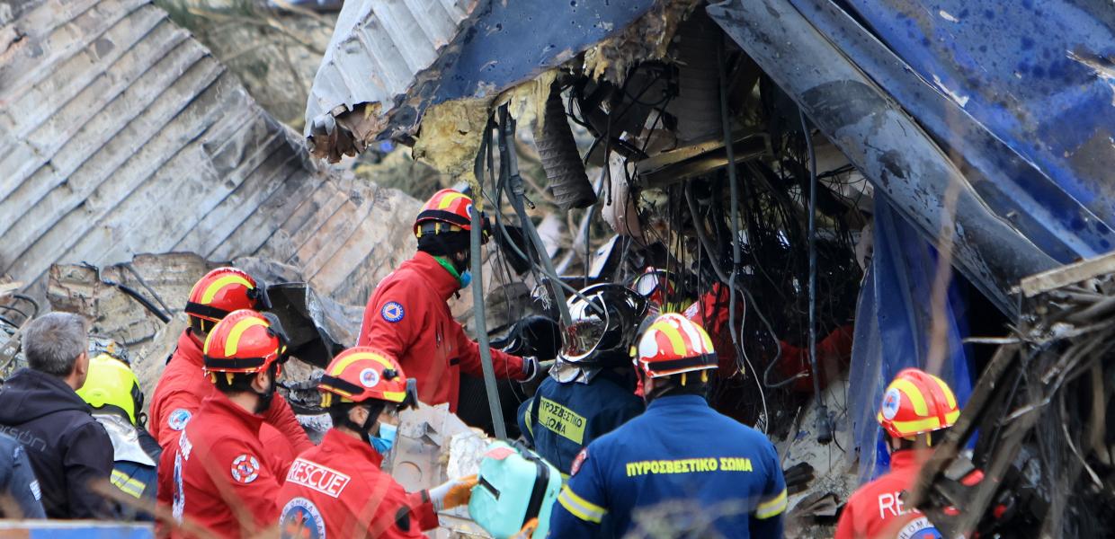Επιχειρήσεις διάσωσης μετά το πολύνεκρο δυστύχημα