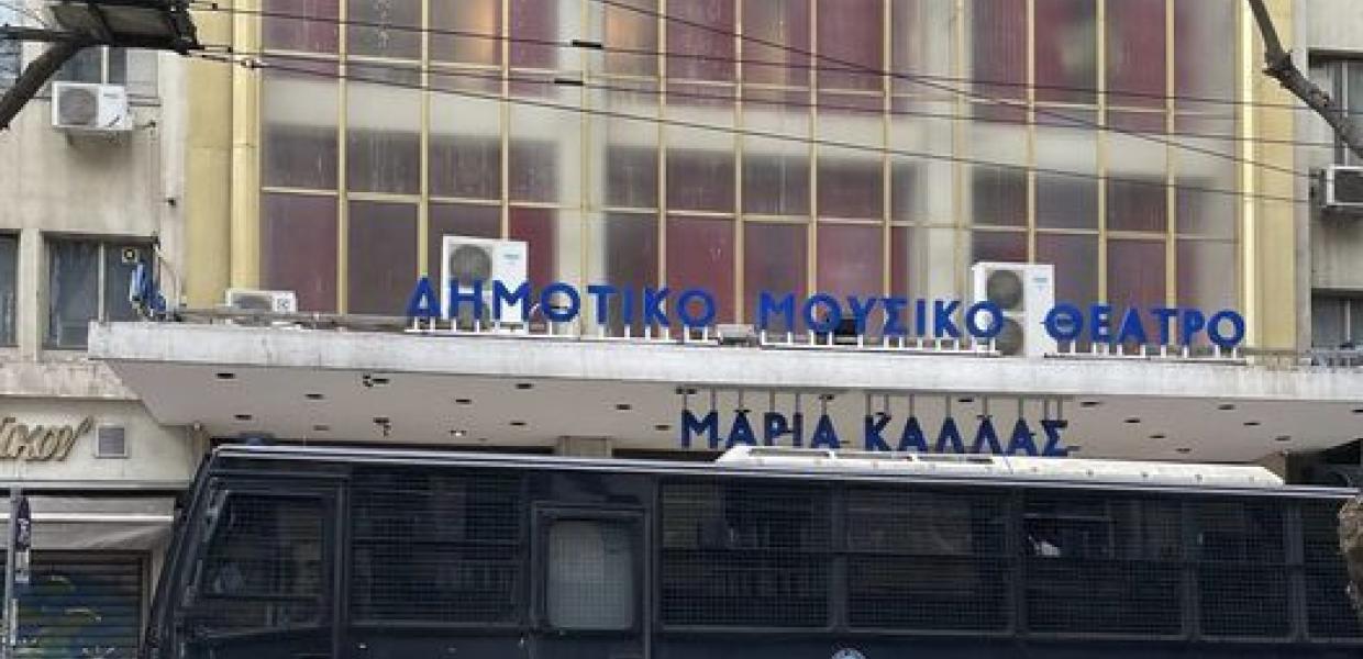 Θέατρο Ολύμπια κατάληψη