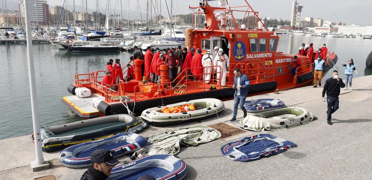 ΜΕΤΑΝΑΣΤΕΣ ΠΡΟΣΦΥΓΕΣ ΝΑΥΑΓΙΟ