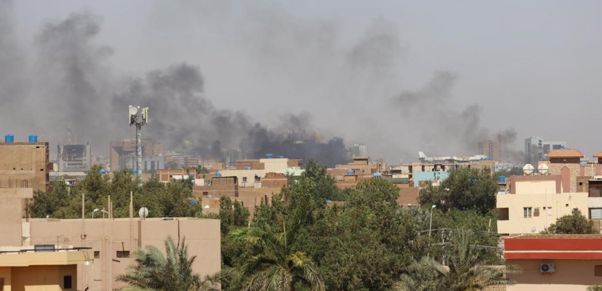 Καπνοί από εχθροπραξίες στο Χαρτούμ του Σουδάν