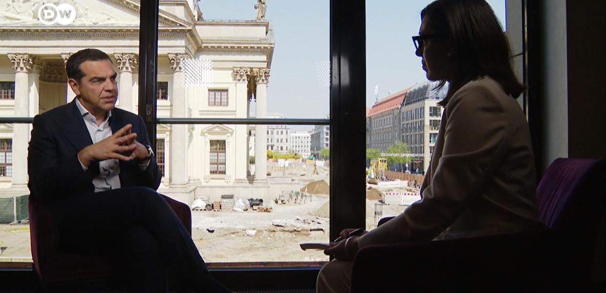 Ο Αλέξης Τσίπρας παραχωρεί συνέντευξη στη Deutsche Welle