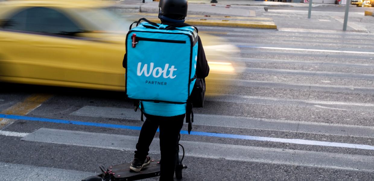 ντελιβεράς διανομέας wolt