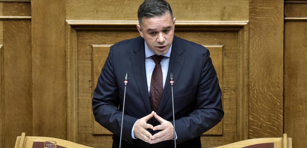 O Θέμης Χειμάρας στη Βουλή