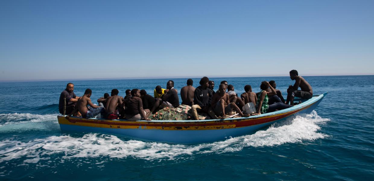 Πλοιάριο μετανάστες