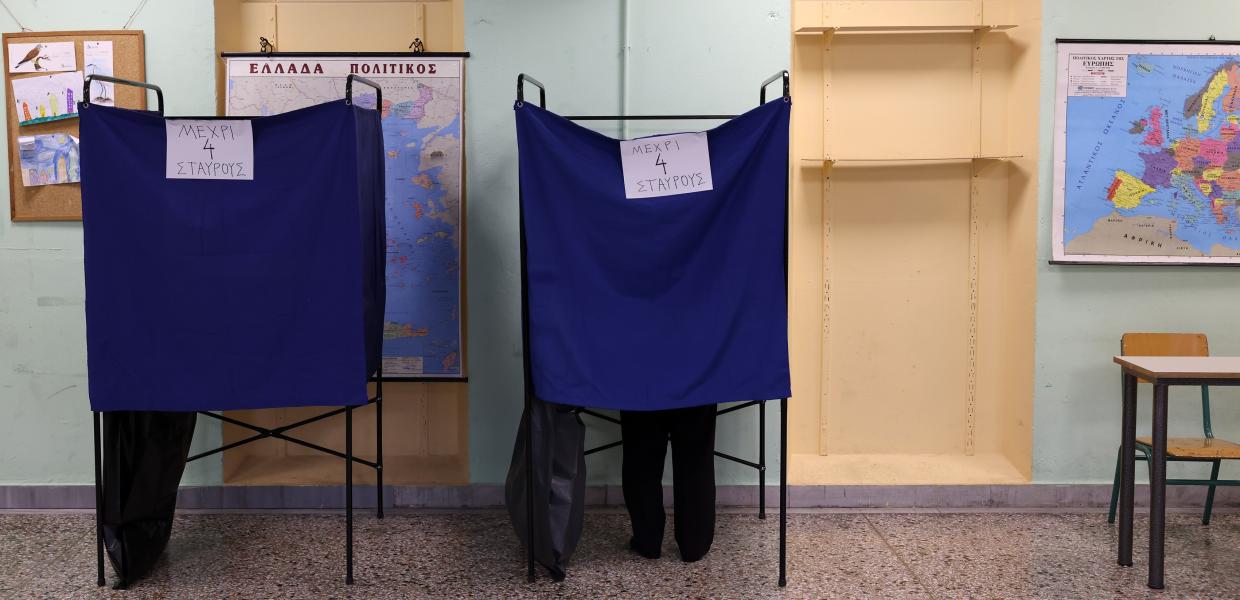 Παραβάν σε εκλογικό κέντρο