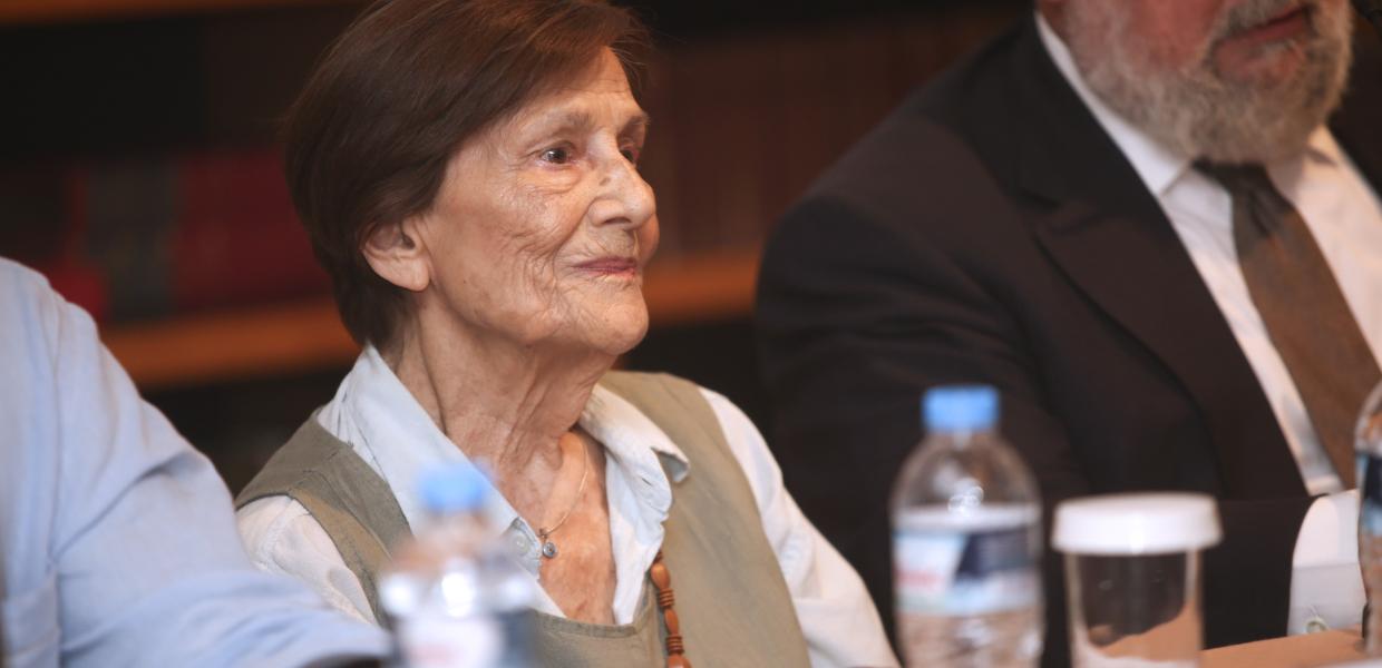 Η Τζίνα Πολίτη