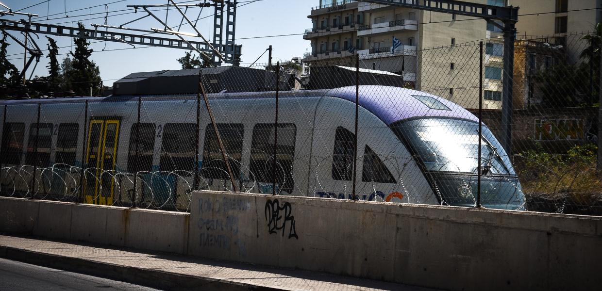 Τρένο στις ράγες