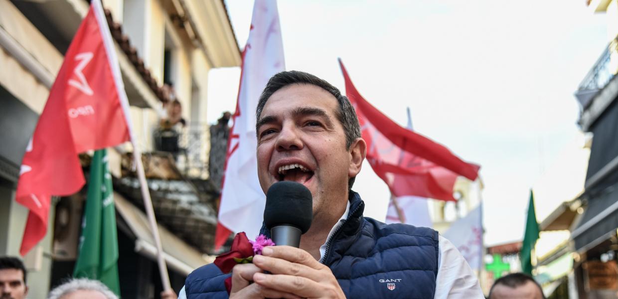 Ο Τσίπρας την ώρα που μιλά σε κόσμο στην Πρέβεζα