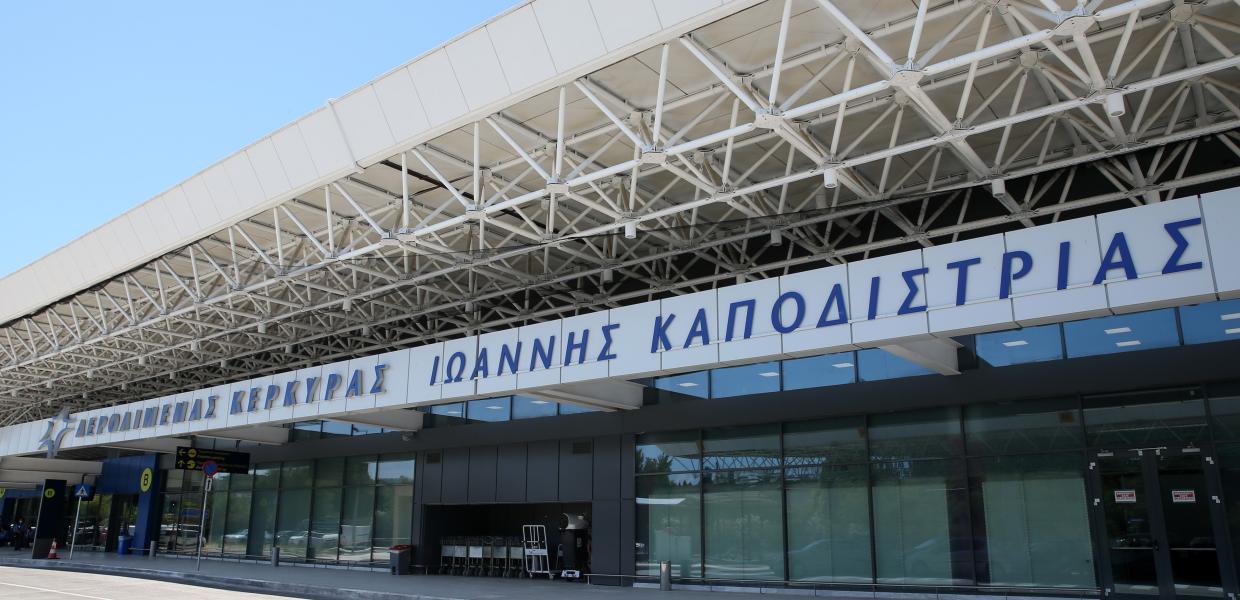 Η είσοδος του αεροδρομίου Κέρκυρας