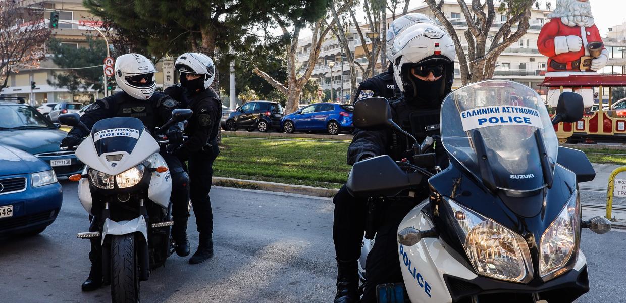 Αστυνομικοί σε μηχανές