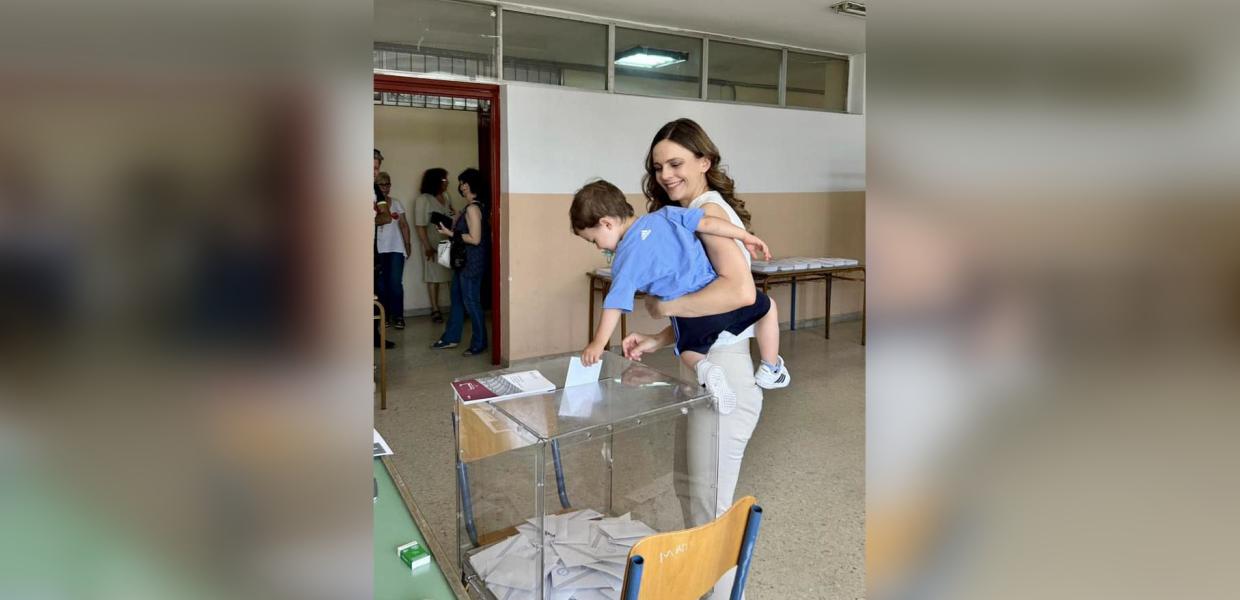 Έφη Αχτσιόγλου γιος εκλογές