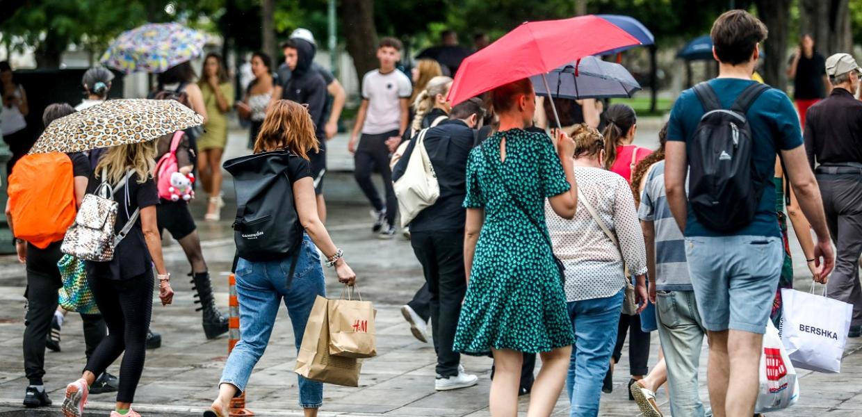 Πλήττει την Αττική η κακοκαιρία