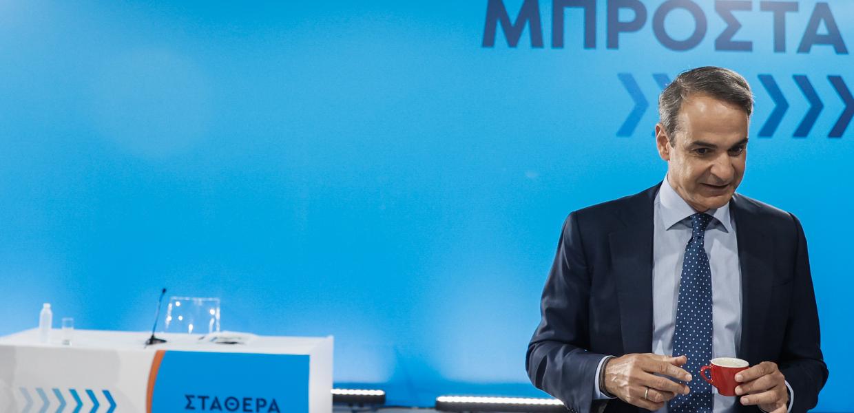 ΚΥΡΙΑΚΟΣ ΜΗΤΣΟΤΑΚΗΣ ΜΕ ΦΛΥΤΖΑΝΙ ΚΑΦΕ