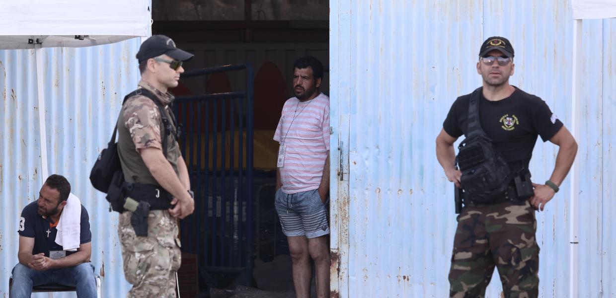 Λιμενικοί στο λιμεναρχείο Καλαμάτας