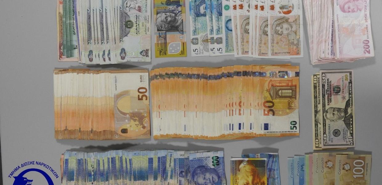 χρήματα που κατασχέθηκαν από τον ΣΔΟΕ και ρολόγια