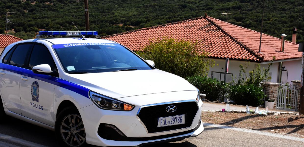 Περιπολικό της αστυνομίας στο δρόμο