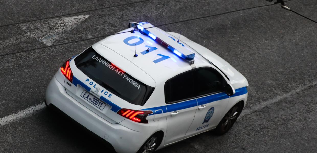 Περιπολικό της ΕΛΑΣ στον δρόμο