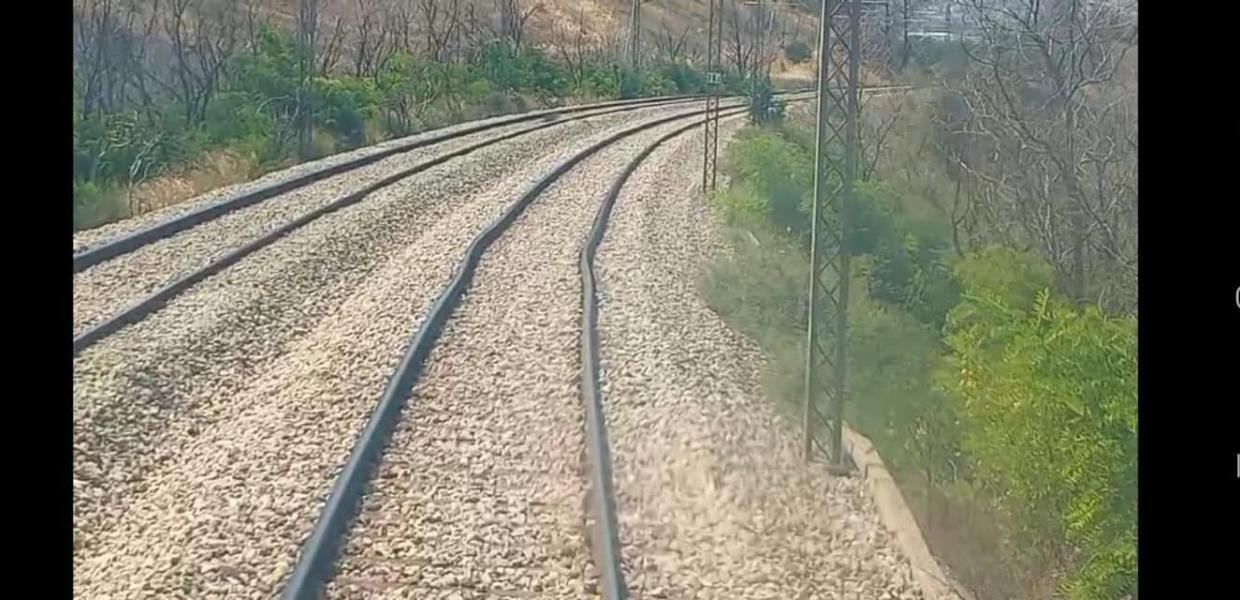 Γραμμές σιδηρόδρομου που λειτουργούν σε μονή γραμμή