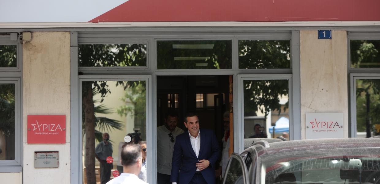 Ο Αλέξης Τσίπρας στα γραφεία του ΣΥΡΙΖΑ