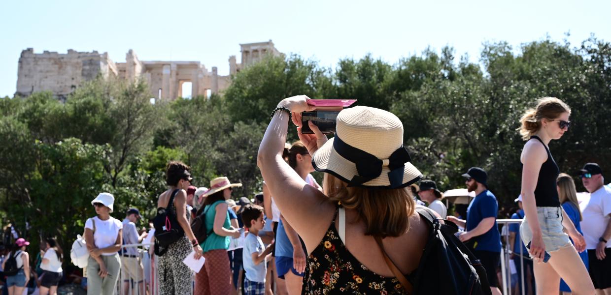 ΑΚΡΟΠΟΛΗ ΤΟΥΡΙΣΤΕΣ