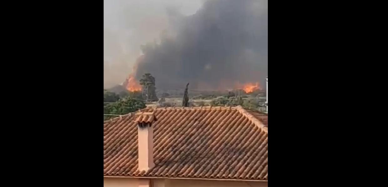Πυκνός καπνός κοντά σε σπίτια στην Τιθορέα