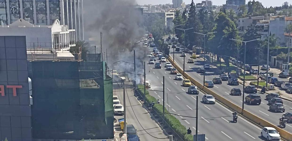 φωτιά σε αυτοκίνητο στην Κηφισιάς 