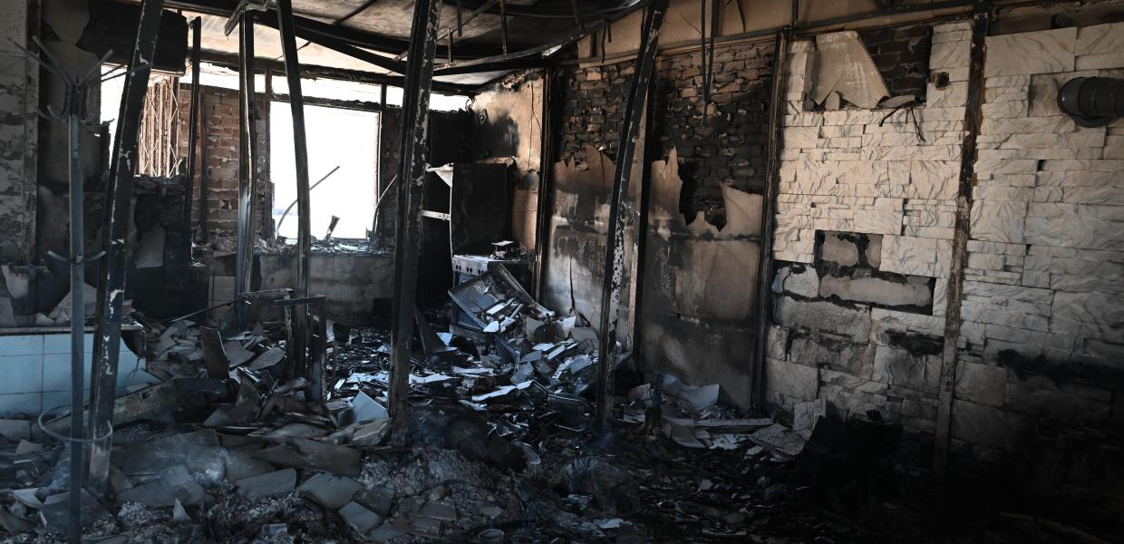 Κατεστραμμένο σπίτι από την πυρκαγιά στην νοτιοανατολική Αττική