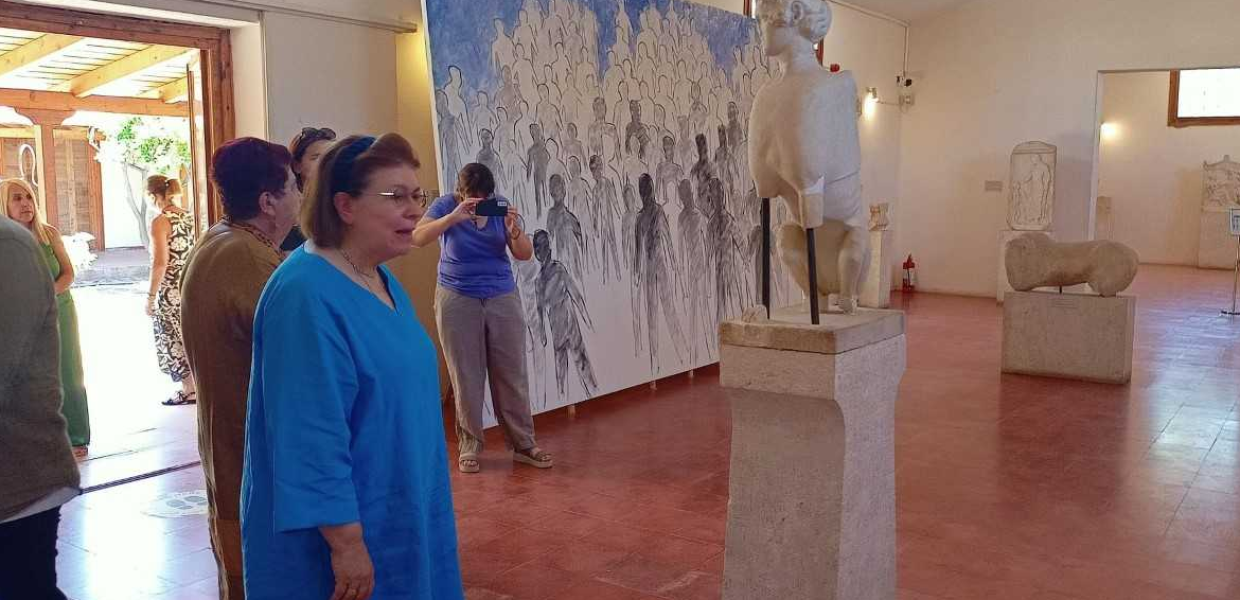 Λίνα Μενδώνη Αίγινα