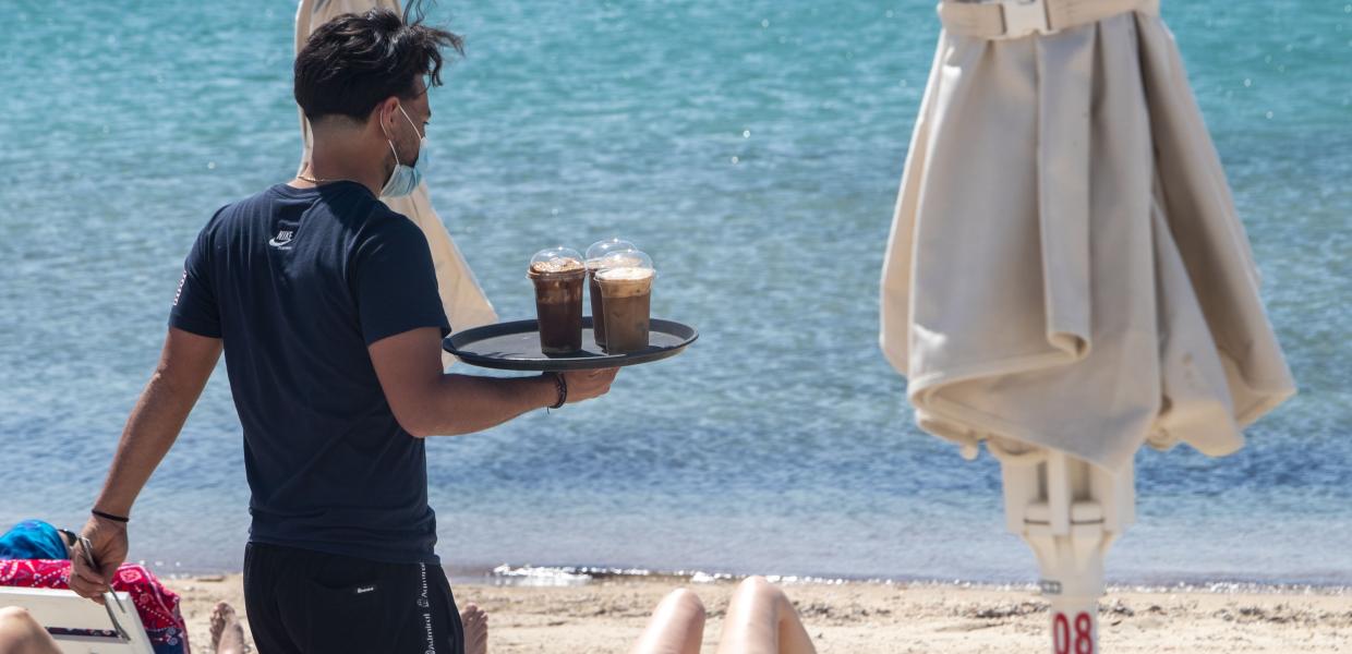 Σερβιτόρος παραλία