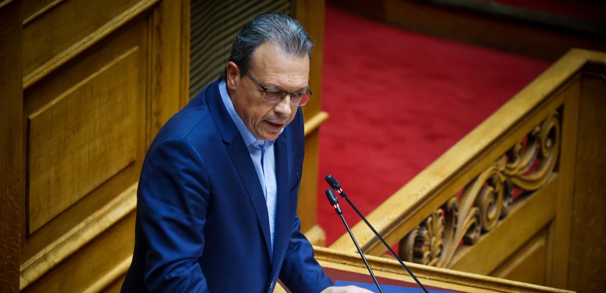 Ο Σωκράτης Φάμελλος στο βήμα της Βουλής
