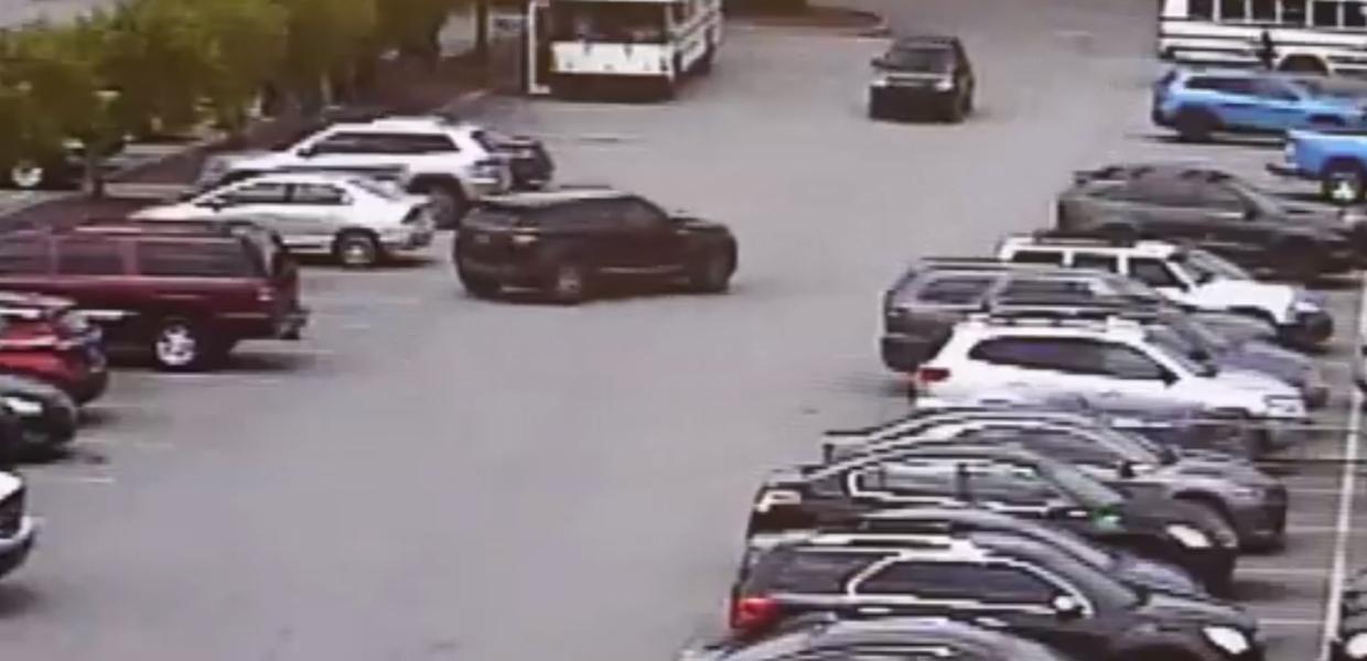 Το μαύρο SUV που πιστεύεται ότι ανήκει στον δράστη της επίθεσης