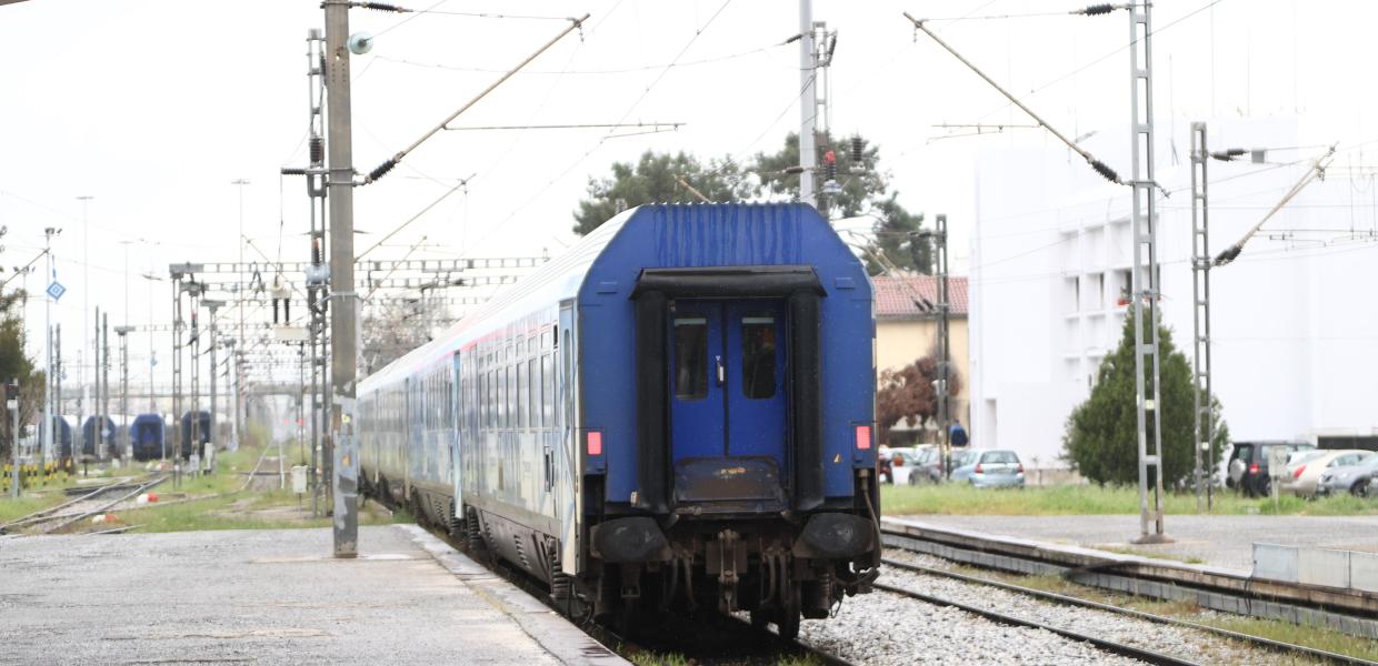 Τρένο φεύγει από τον σταθμό