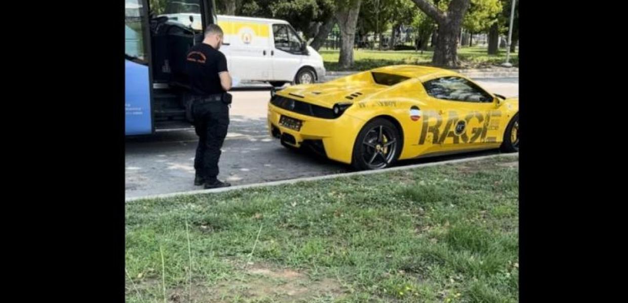 κίτρινη Ferrari