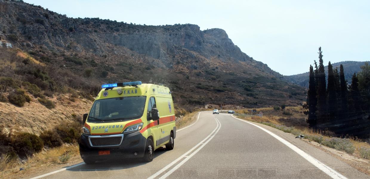 Ασθενοφόρο ΕΚΑΒ ατύχημα 