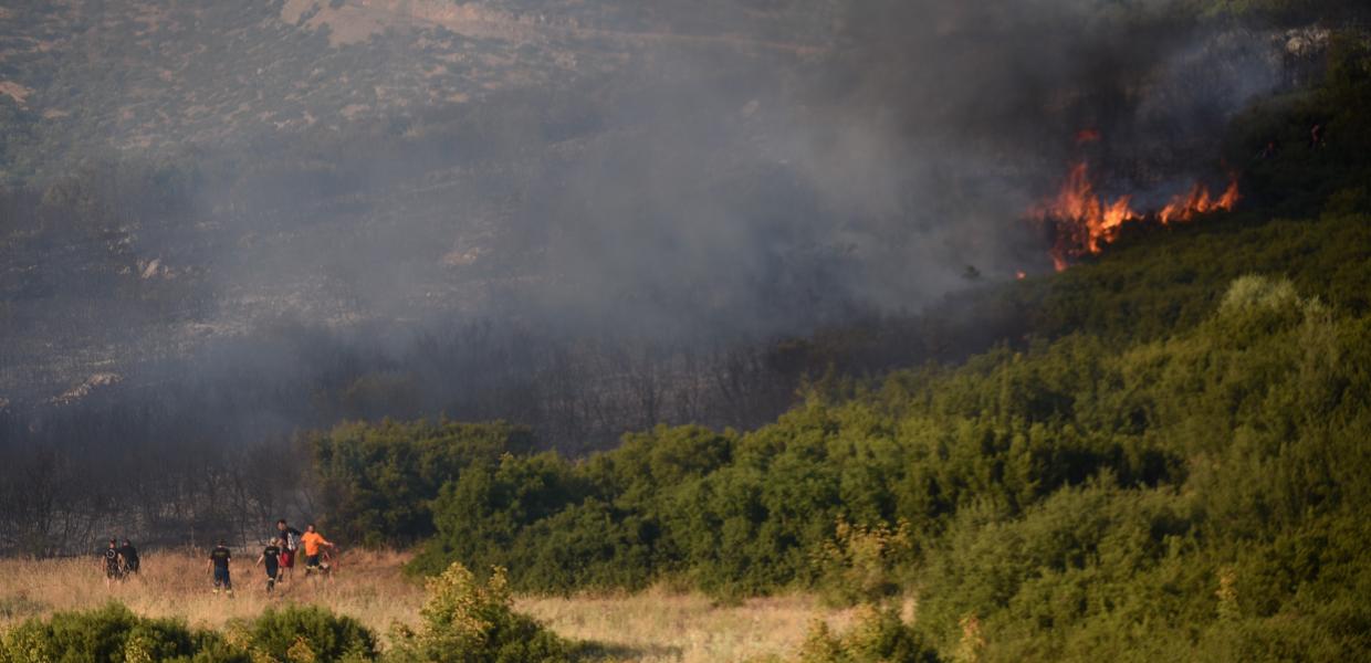 Φωτιά και πυροσβέστες