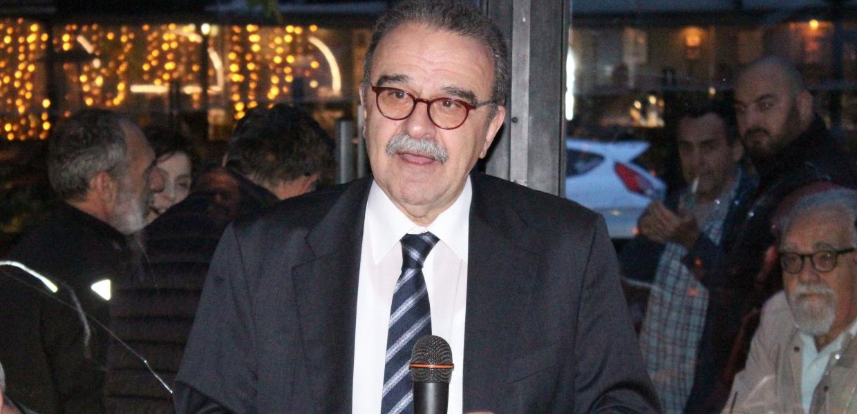 Ο Γιάννης Μαντζουράνης