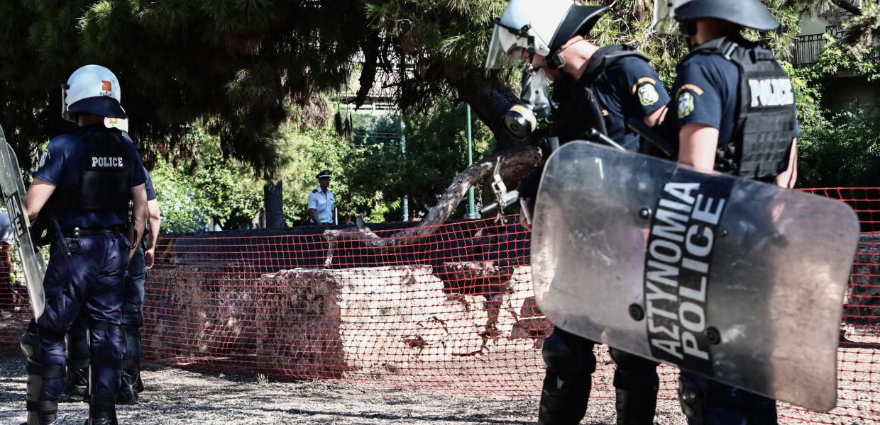 ΜΑΤ σε πάρκο