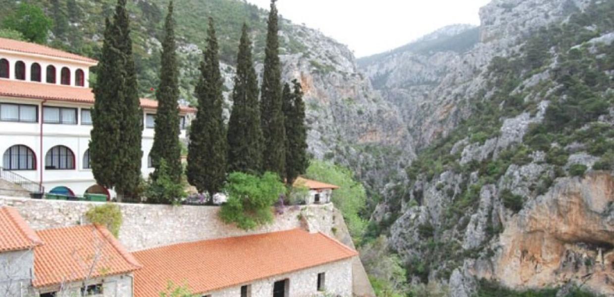 Μονή