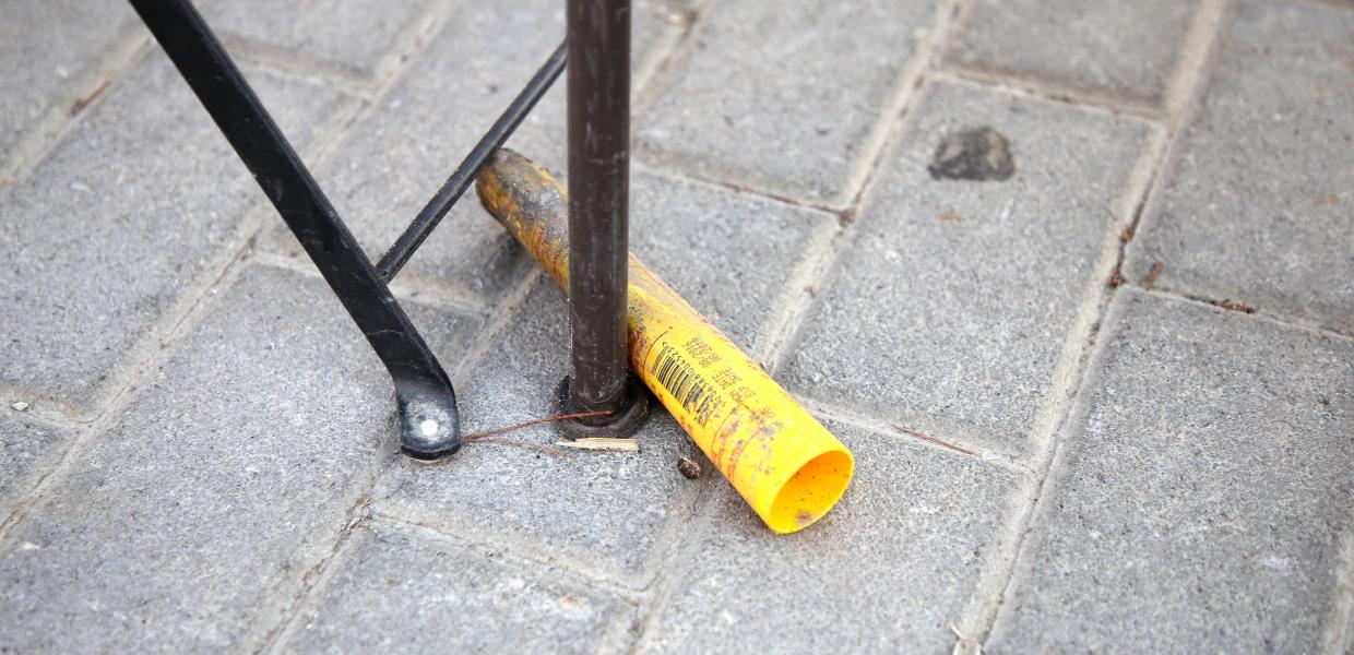 εύρημα έξω από το γήπεδο της ΑΕΚ μετά τα αιματηρά επεισόδια 