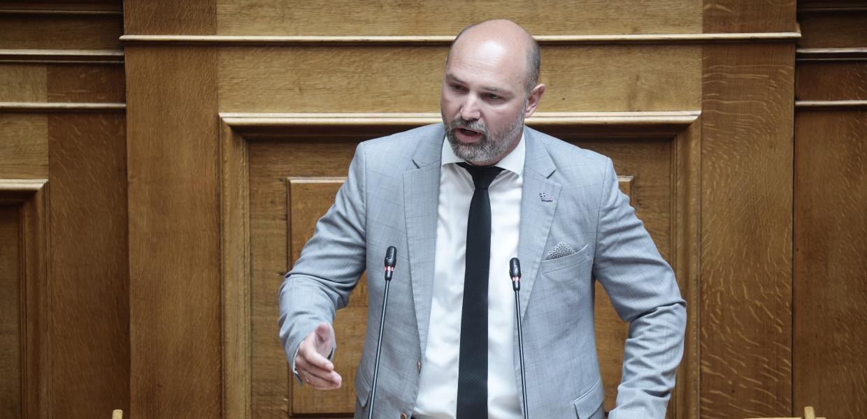 O Πάρης Παπαδάκης